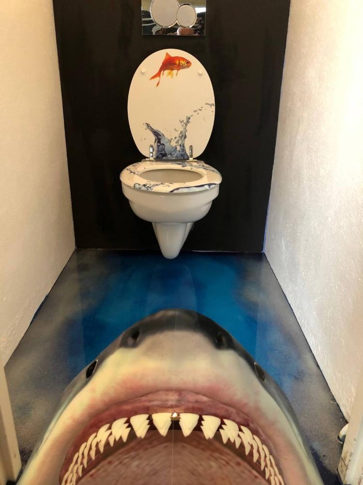 Personnalisation toilettes résine