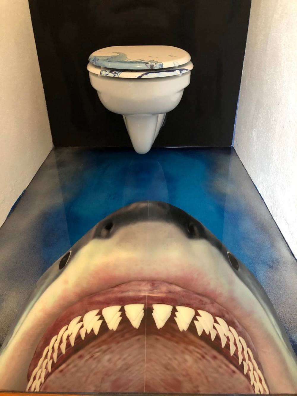 Personnalisation toilettes résine